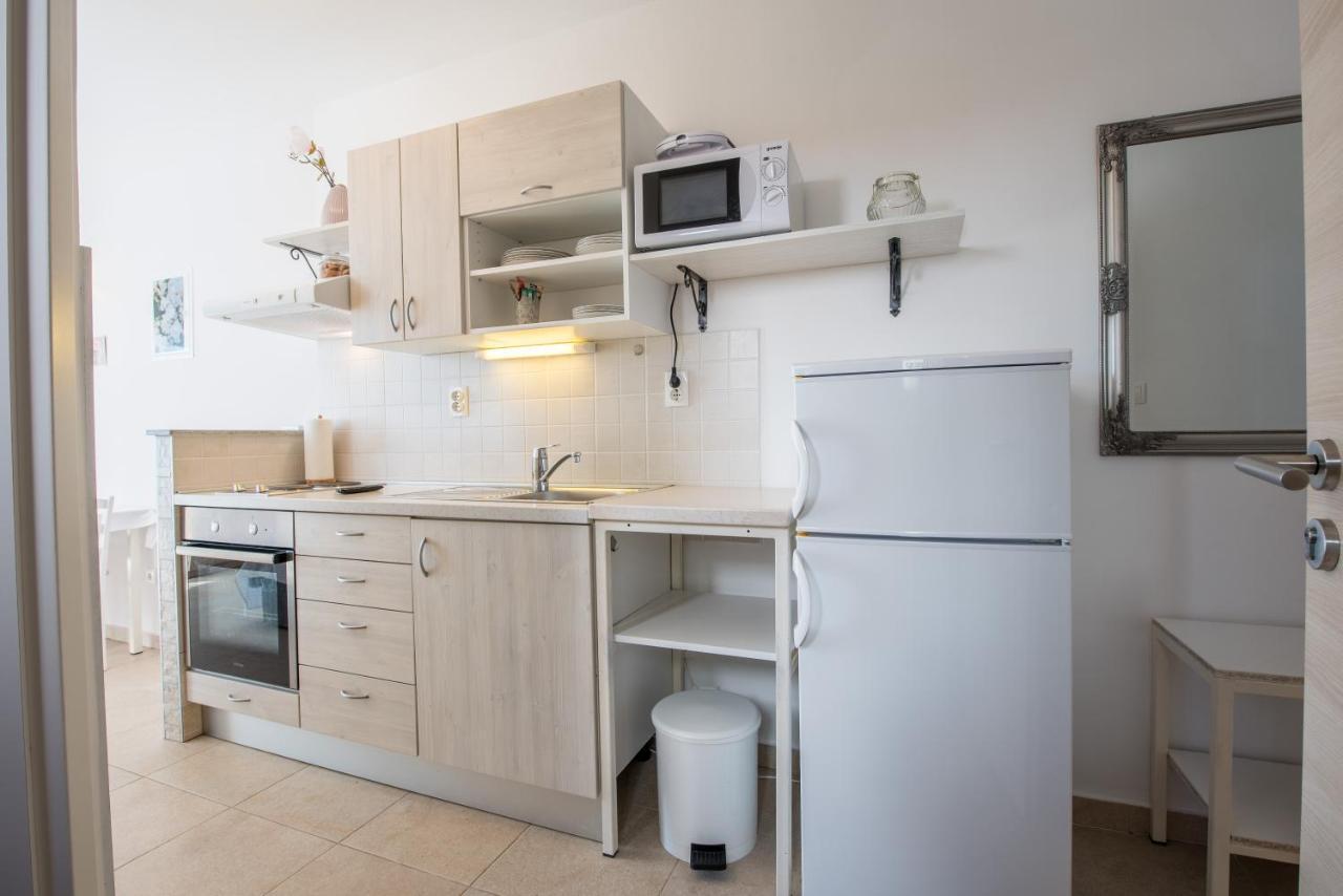 Apartments Amneris Trogir Exterior foto