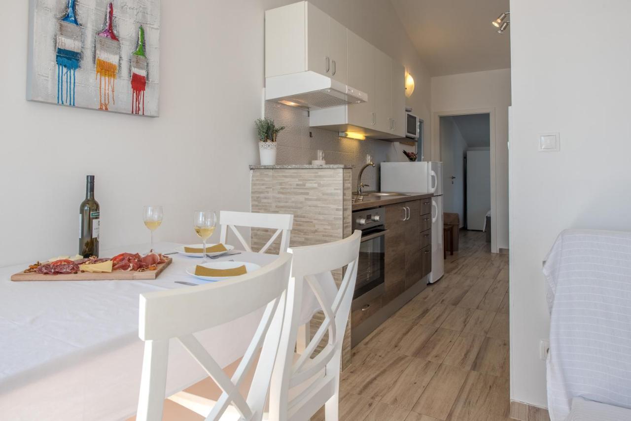 Apartments Amneris Trogir Exterior foto