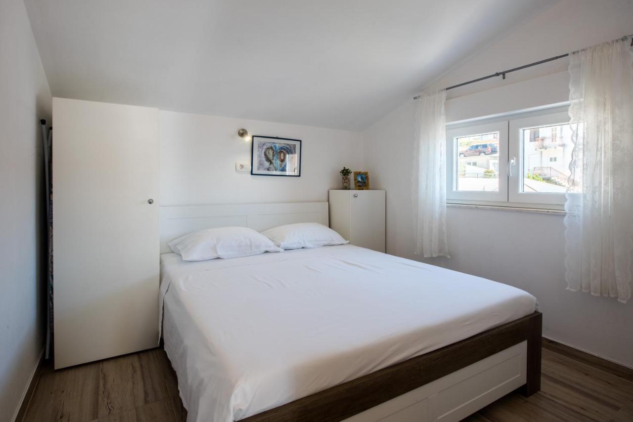 Apartments Amneris Trogir Exterior foto